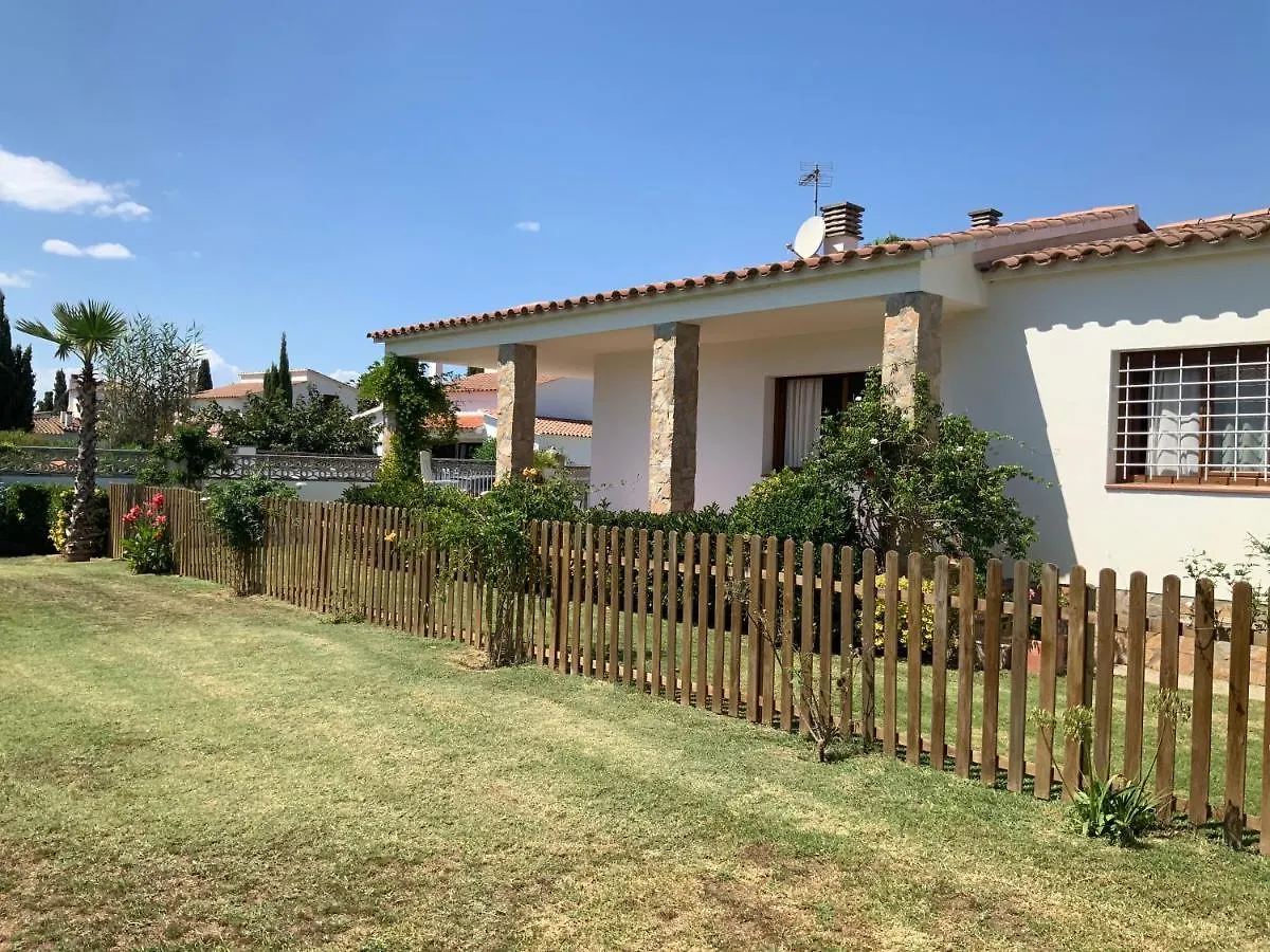 Villa Montserrat 3, Terrace & Pool سانت مارتي دي إمبوريس إسبانيا