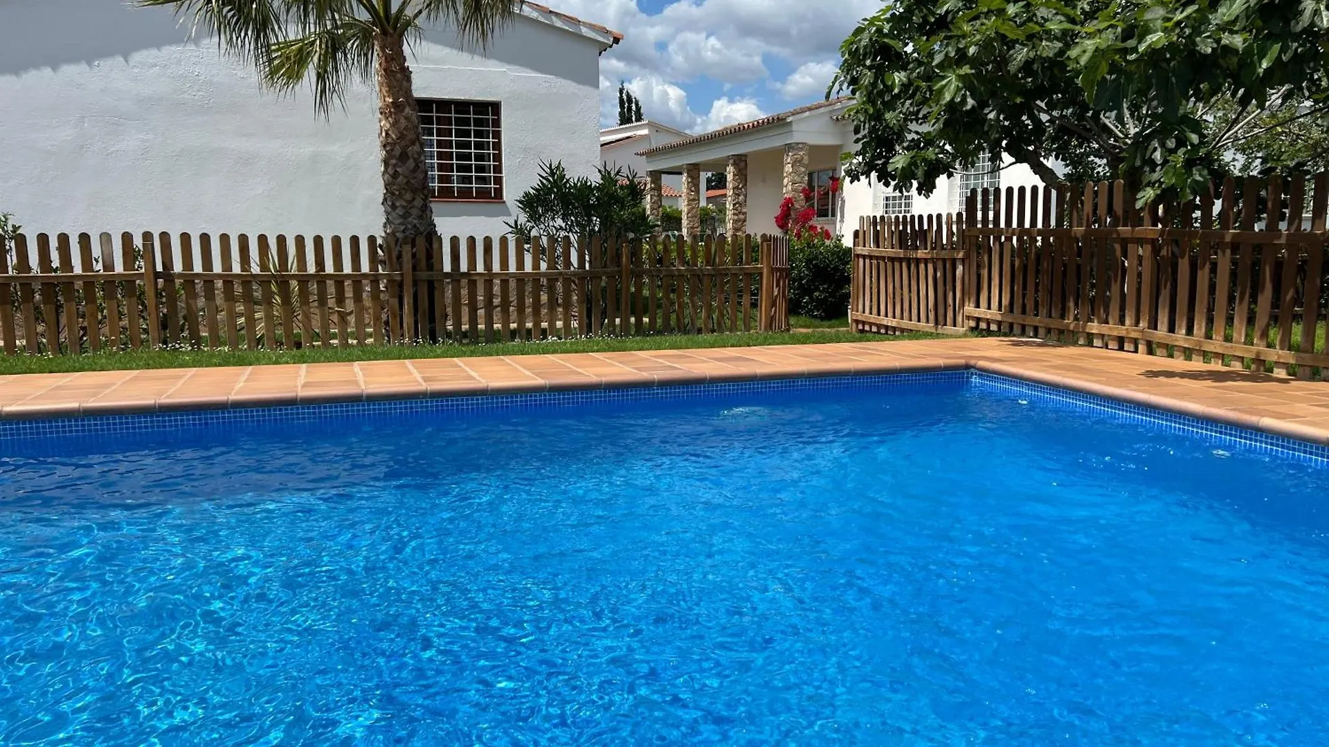 Villa Montserrat 3, Terrace & Pool سانت مارتي دي إمبوريس