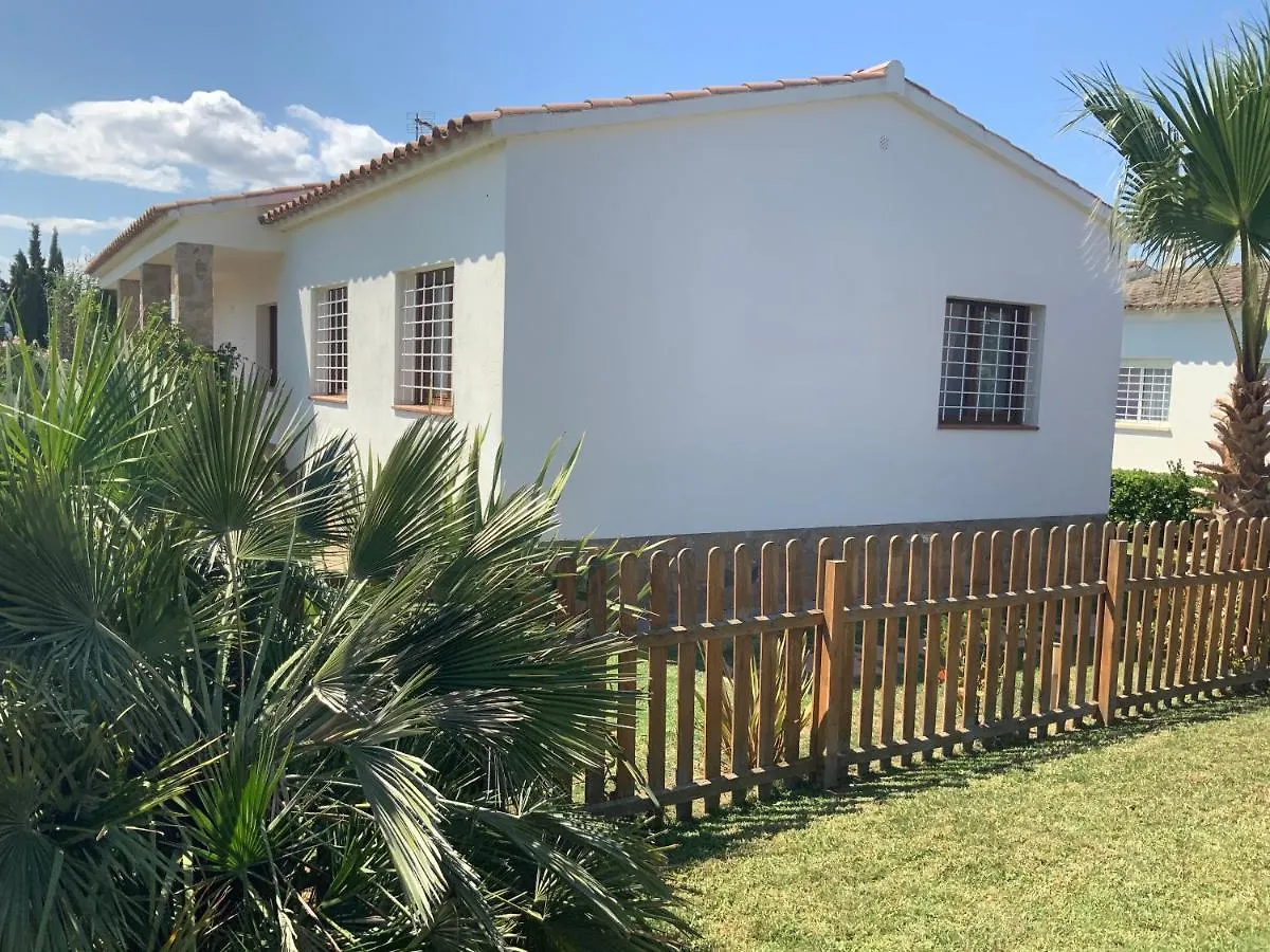 Holiday home Villa Montserrat 3, Terrace & Pool Sant Marti d'Empuries